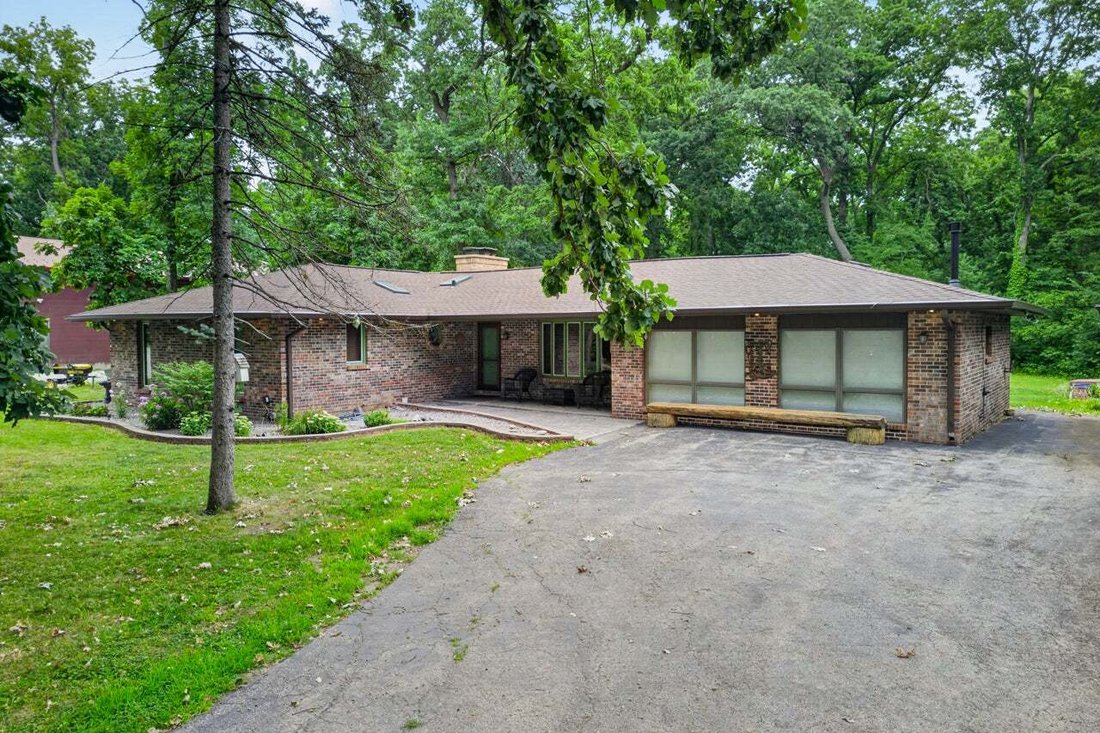 House in Capron, Illinois, United States 1 - 18450728