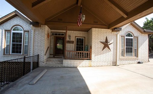House in Graford, Texas, United States 1