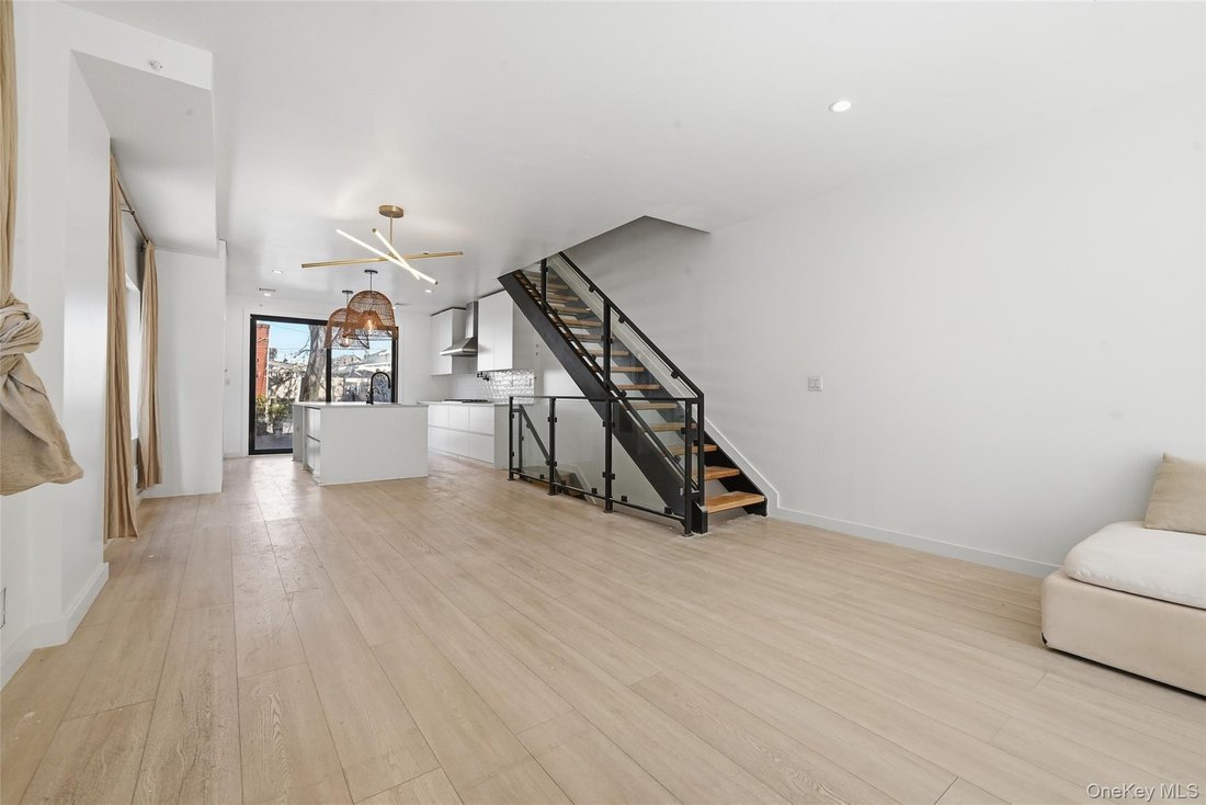 House in New York, New York, United States 3 - 18543606