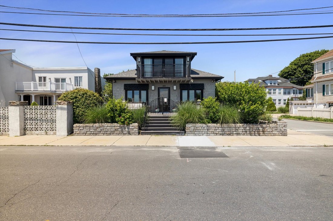 House in Revere, Massachusetts, United States 1 - 18541723