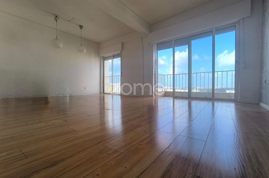 Apartment in Carnaxide e Queijas, Lisbon, Portugal 2 - 18544109