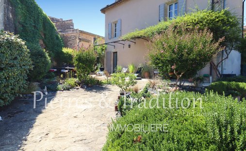 House in Goult, Provence-Alpes-Côte d'Azur, France 1