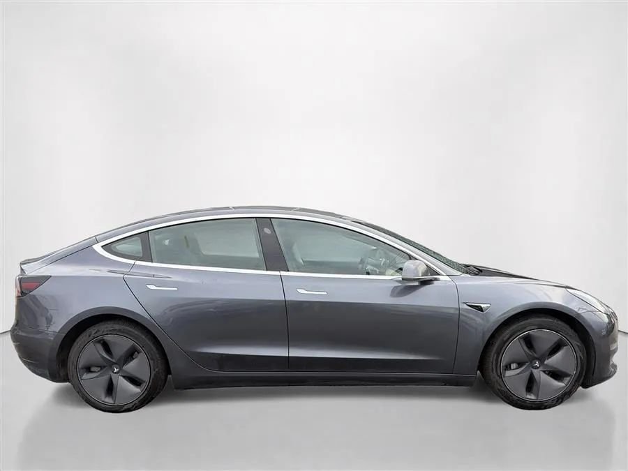 Sedan in Elmont, NY, United States 4 - 18544471