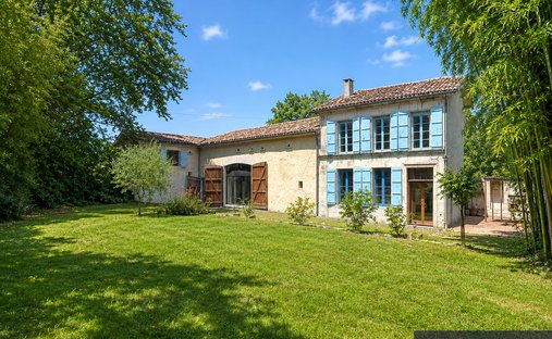 Estate in Nord, Barbezieux-Saint-Hilaire, France 1