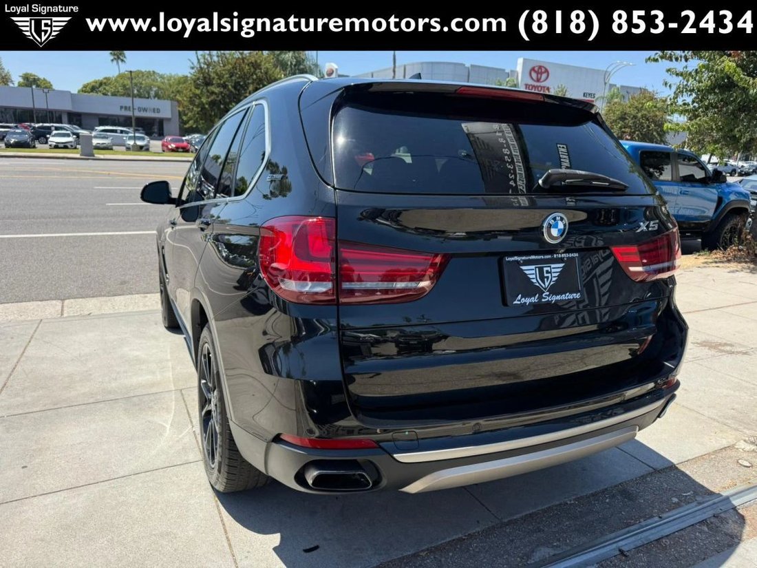 Suv in Van Nuys, CA, United States 5 - 18541371