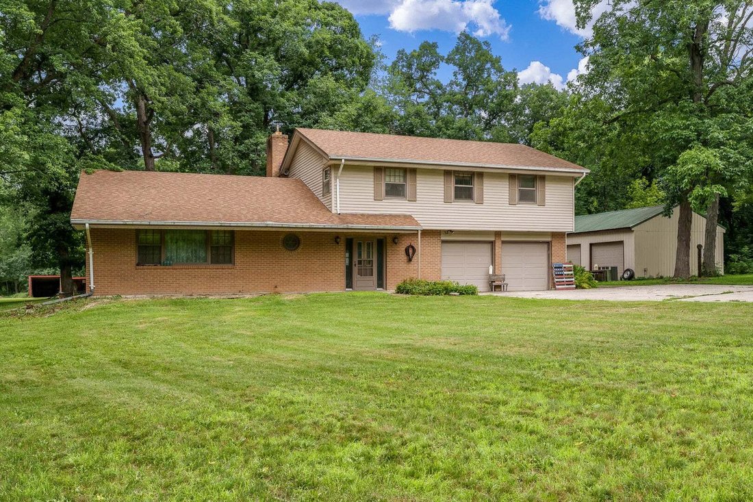 House in Caledonia, Illinois, United States 1 - 18540395