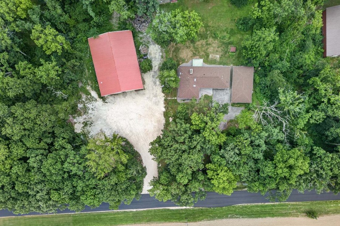 House in Capron, Illinois, United States 2 - 18450728