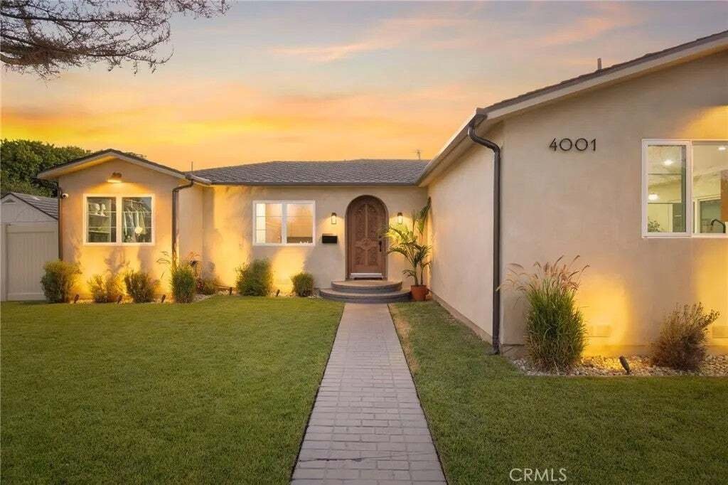 House in Signal Hill, California, United States 1 - 18540453