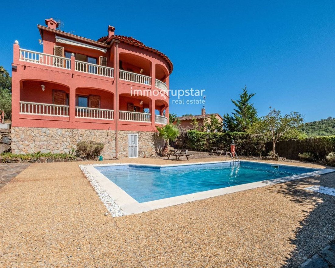 Chalet in Calonge i Sant Antoni, Catalonia, Spain 1 - 18542377