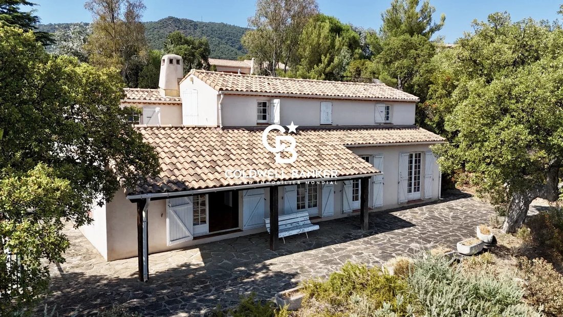 House in Rayol-Canadel-sur-Mer, Provence-Alpes-Côte d'Azur, France 5 - 17560979