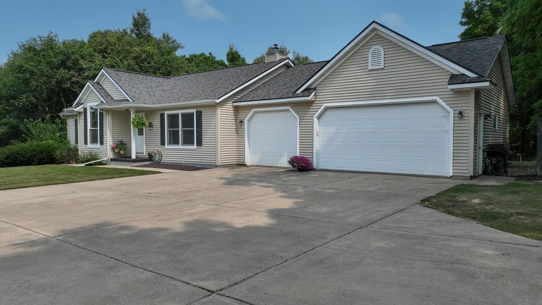 House in Cazenovia, Wisconsin, United States 4 - 18542145
