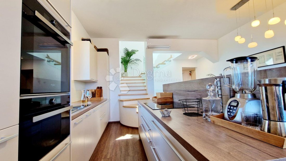 Apartment in Grad Pula, Istria County, Croatia 2 - 18543809