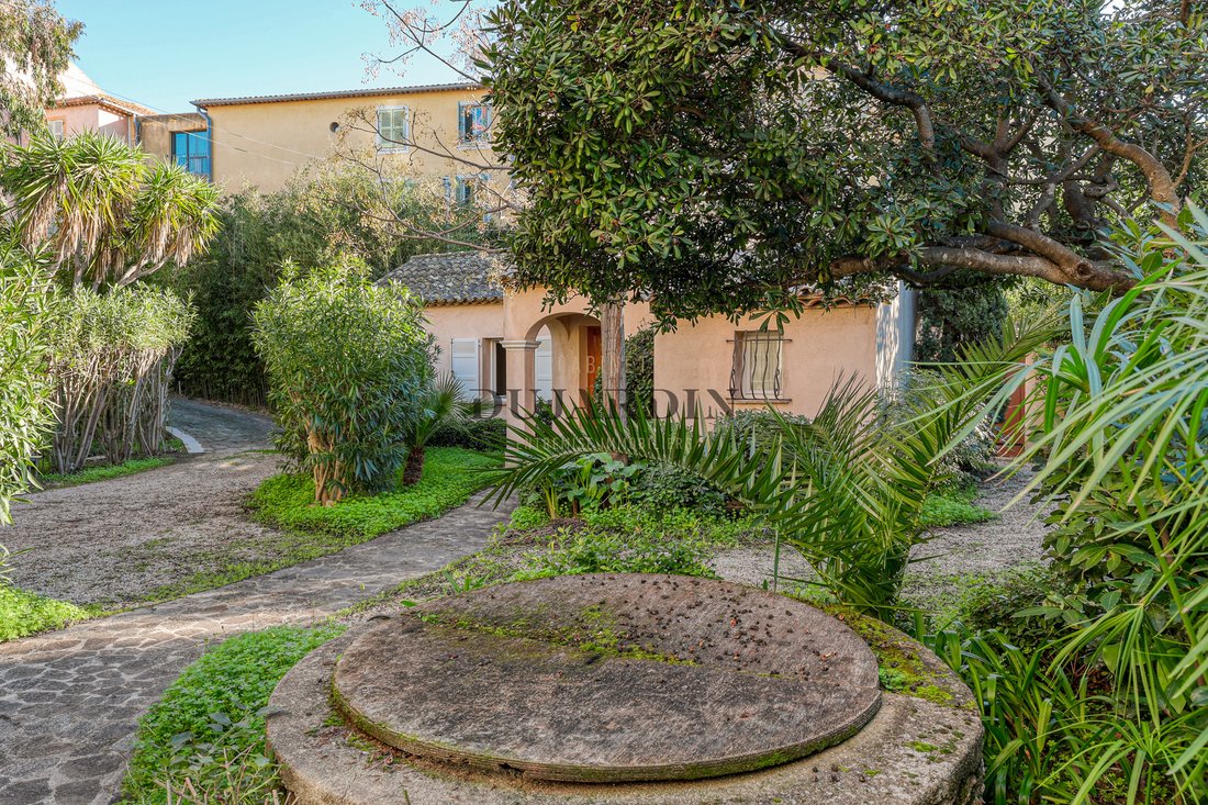 Land in Zone Ouest Urbaine, Saint-Tropez, France 2 - 17091575
