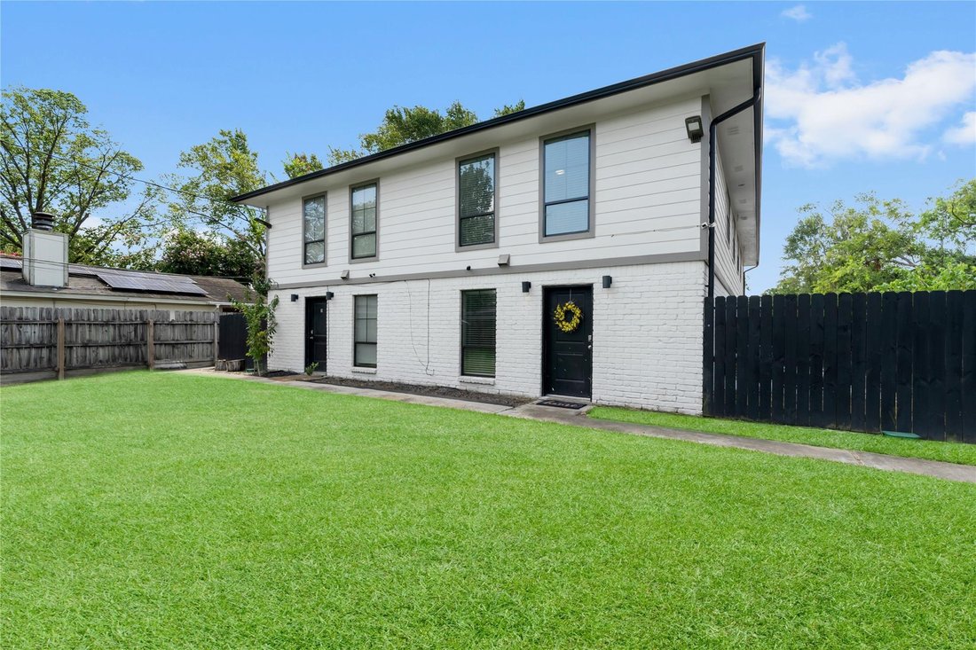 Houston, Texas, United States 3 - 18540335