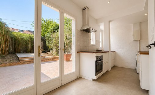 Villa in Saint Jean-Belcier-Carle Vernet-Albert 1er, Bordeaux, France 1