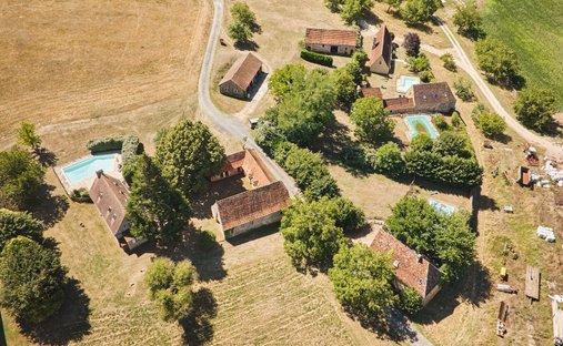 Castle in Les Eyzies-de-Tayac-Sireuil, Les Eyzies, France 1