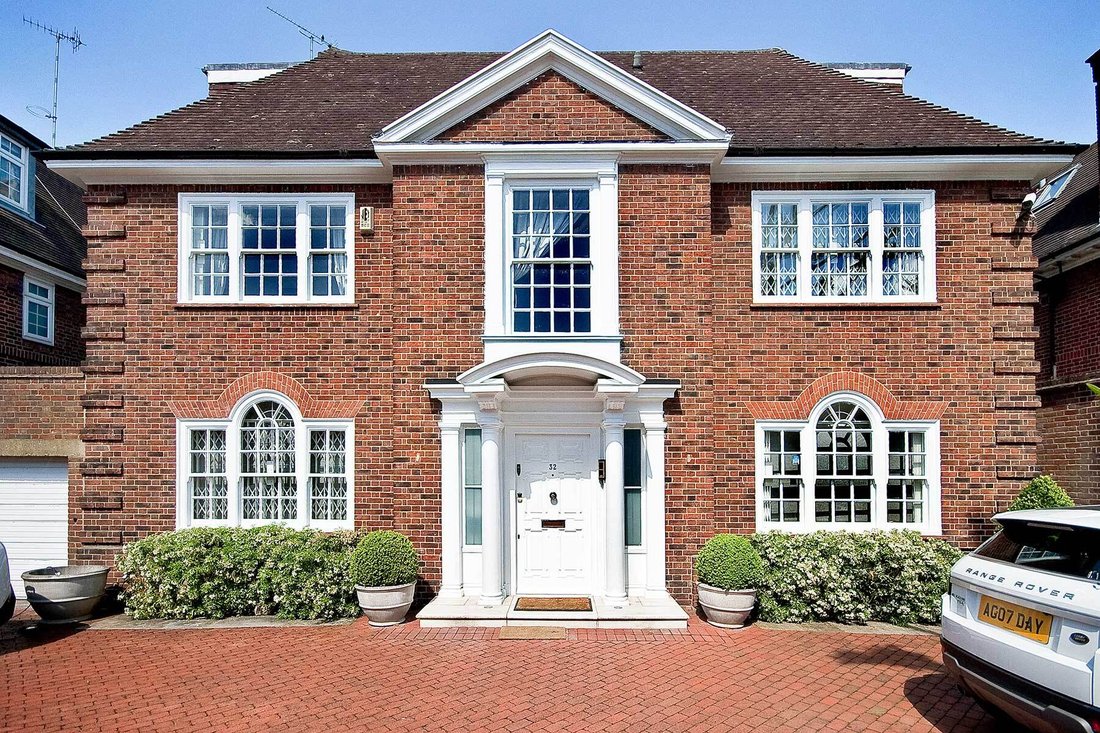 House in Barnet, England 2 - 18542118