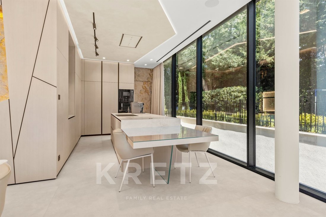 Villa in Antibes, Provence-Alpes-Côte d'Azur, France 5 - 18544526