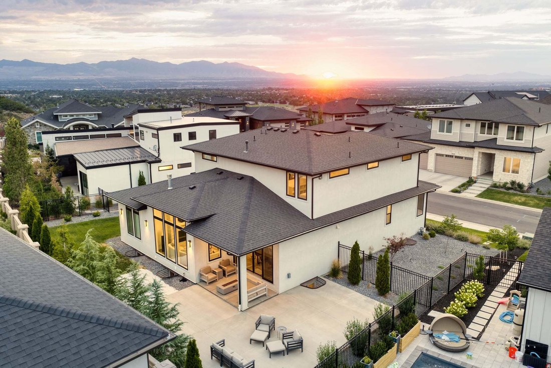 House in Sandy, Utah, United States 2 - 18539975