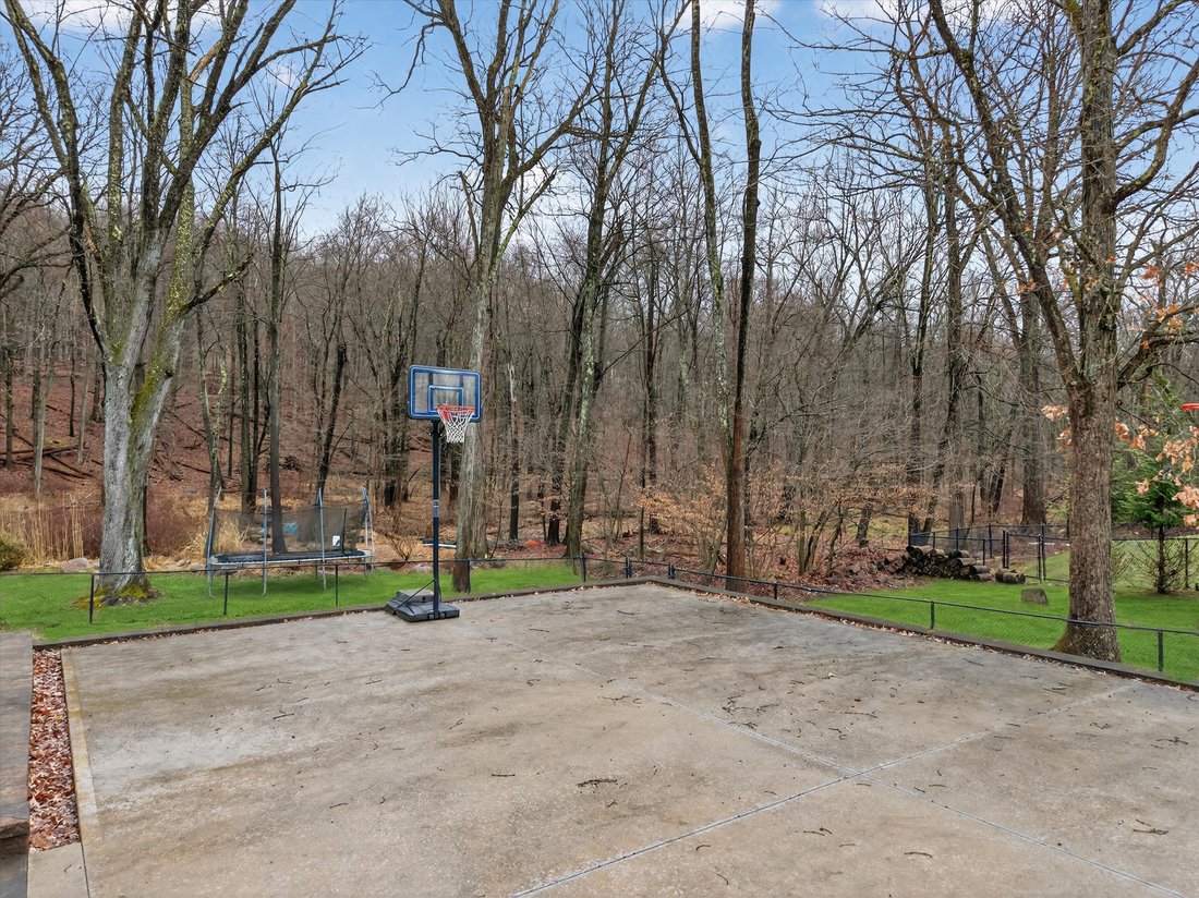 House in Woodbury, New York, United States 5 - 18541069