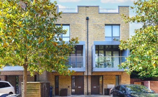 Townhouse in East Acton, Ealing, England 1