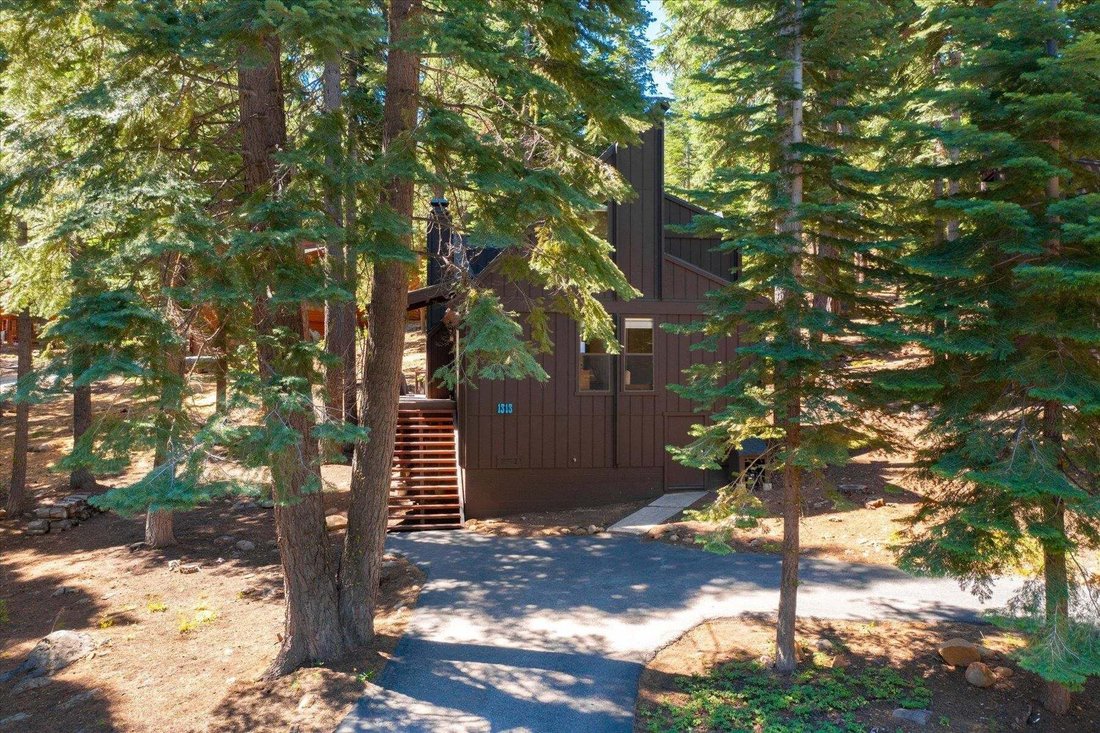 House in Truckee, California, United States 3 - 18542026
