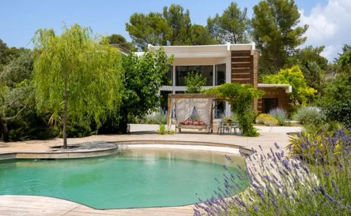 Maison à Roquefort-la-Bédoule, Provence-Alpes-Côte d'Azur, France 1