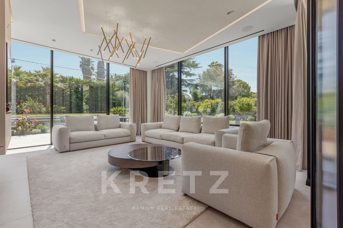 Villa in Antibes, Provence-Alpes-Côte d'Azur, France 3 - 18544526