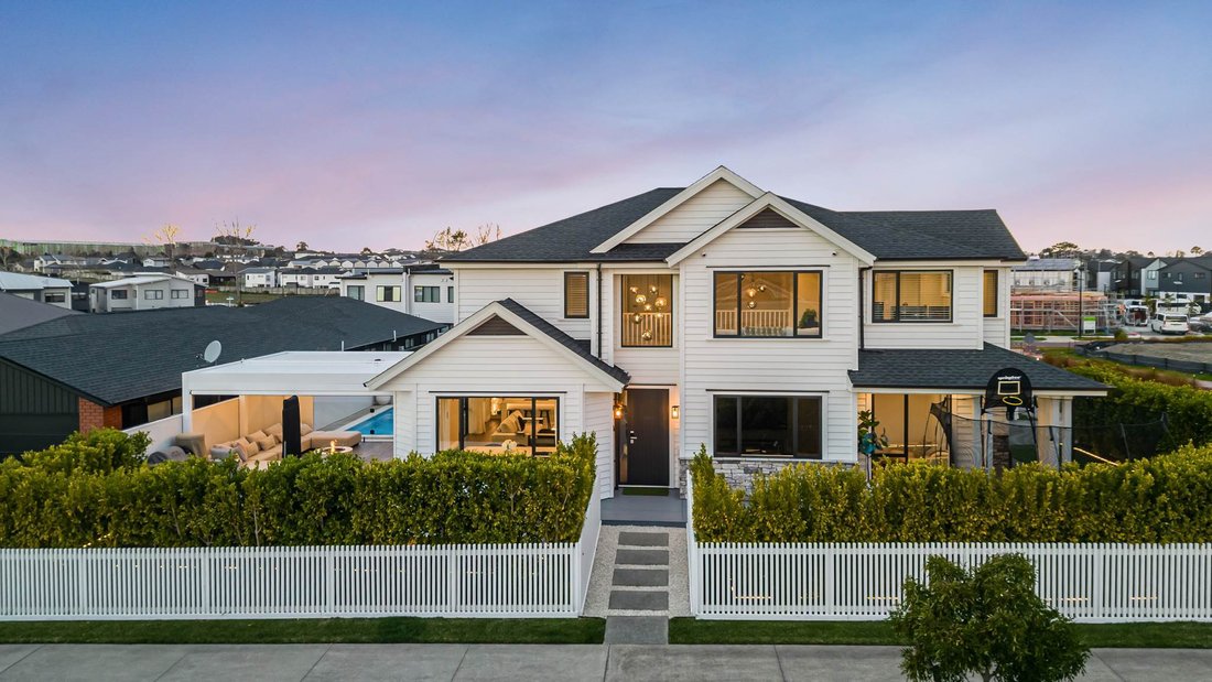 House in Wainui, Auckland, New Zealand 1 - 18544690