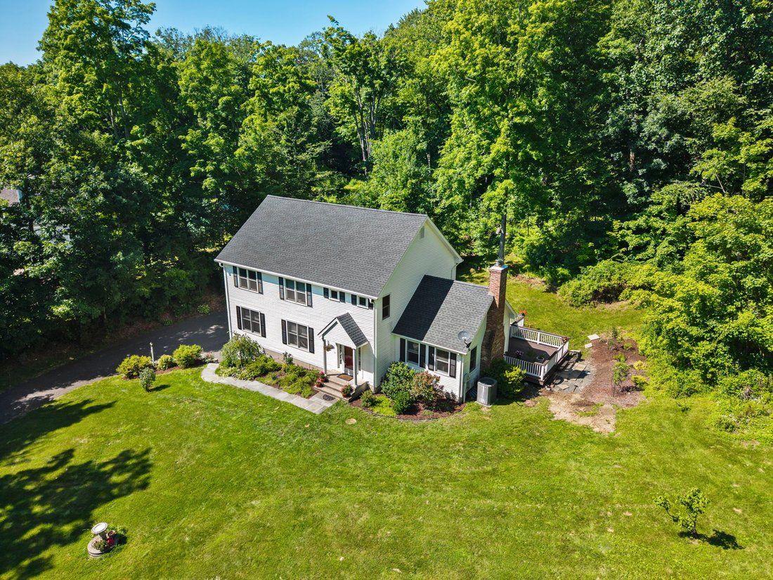 House in Southbury, Connecticut, United States 2 - 18527453