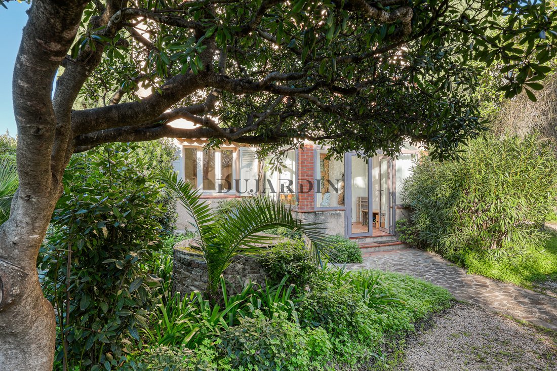 Land in Zone Ouest Urbaine, Saint-Tropez, France 1 - 17091575