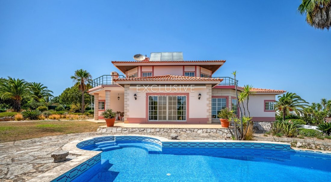 Villa in Carvoeiro, Algarve, Portugal 1 - 18541219