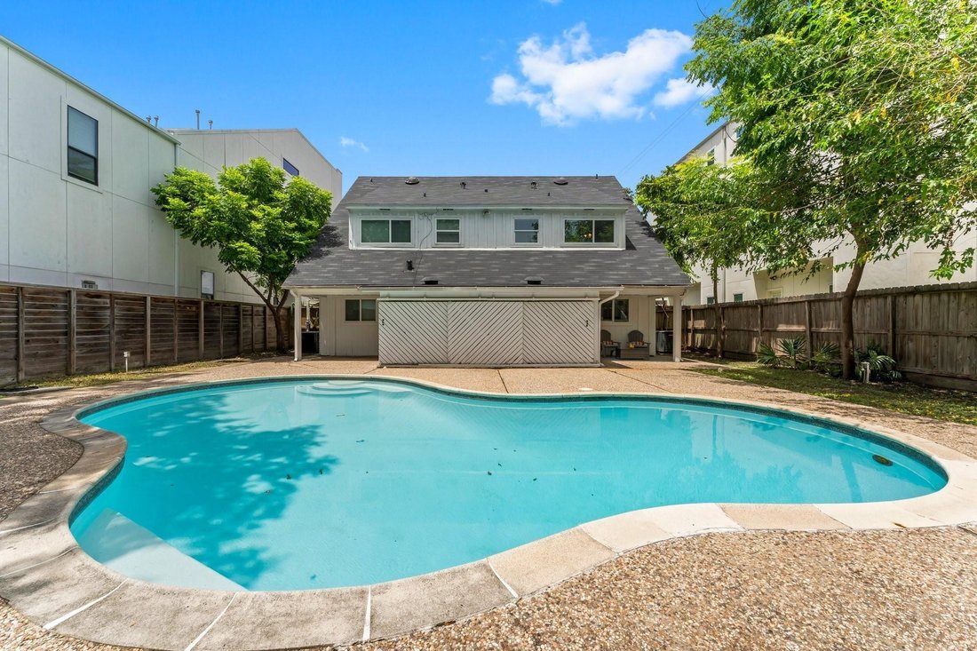 Houston, Texas, United States 5 - 18540352
