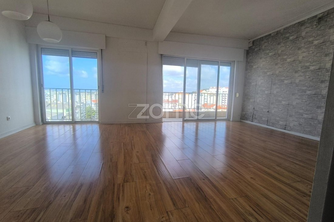 Apartment in Carnaxide e Queijas, Lisbon, Portugal 3 - 18544109