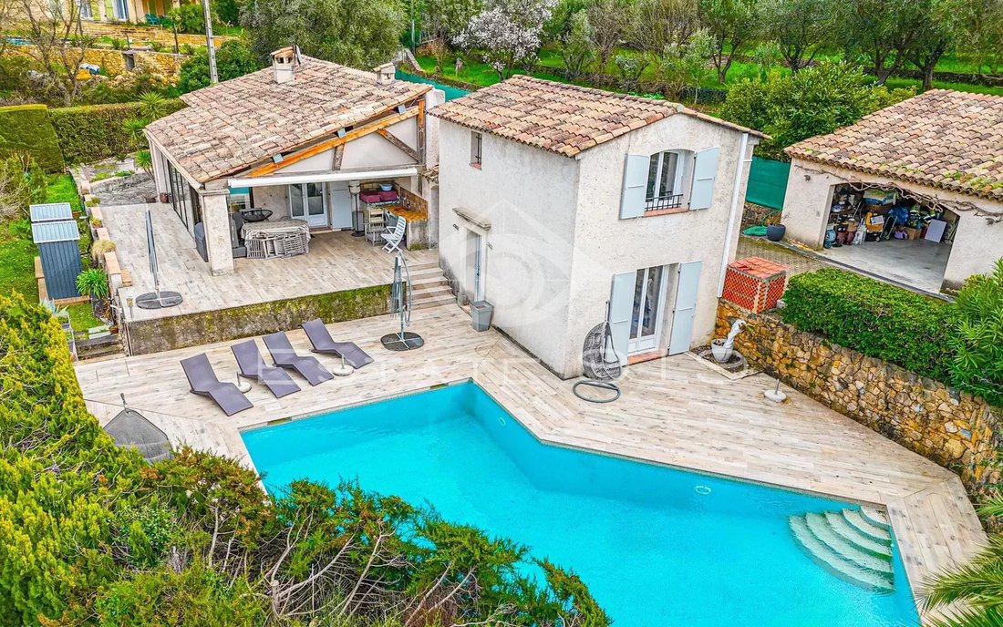 Villa in Le Rouret, Provence-Alpes-Côte d'Azur, France 1 - 15899655
