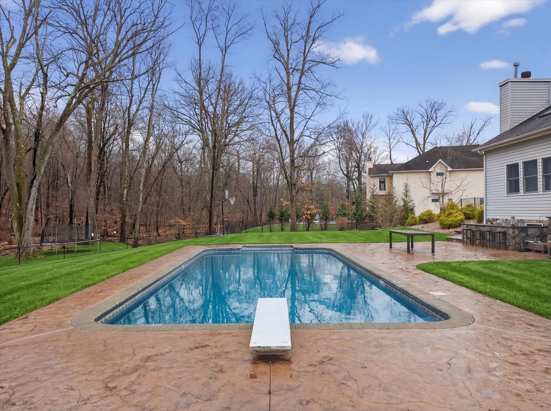 House in Woodbury, New York, United States 4 - 18541069