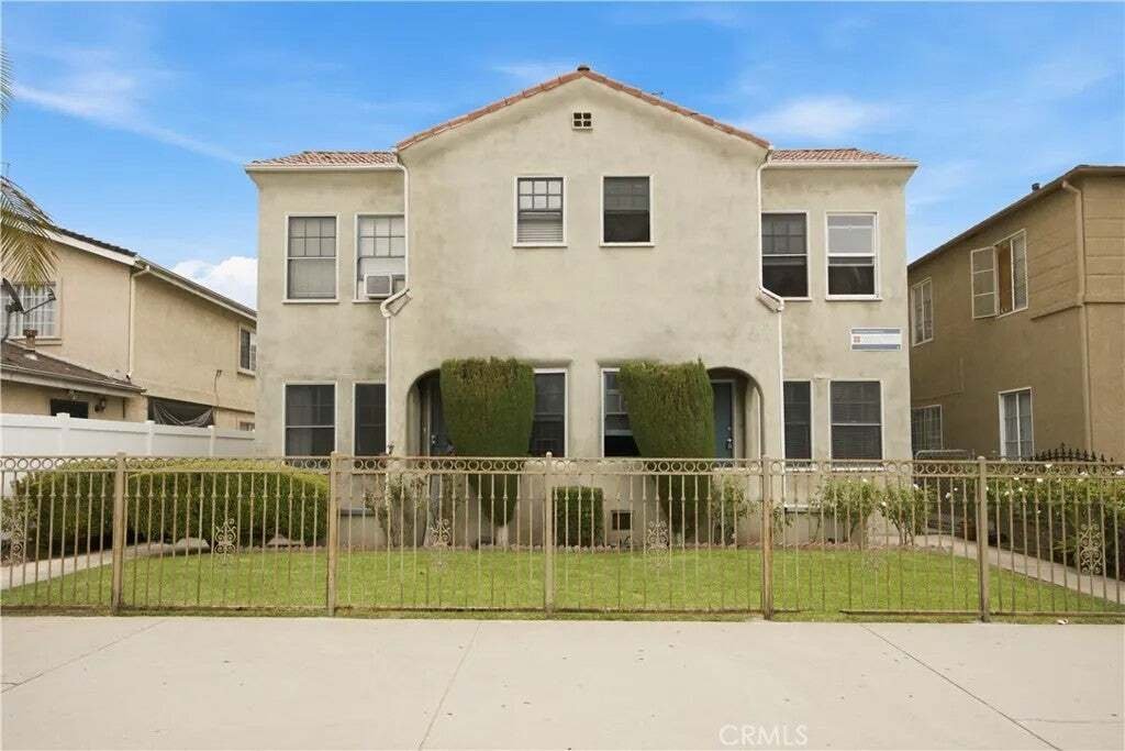 East Los Angeles, California, United States 3 - 18493594