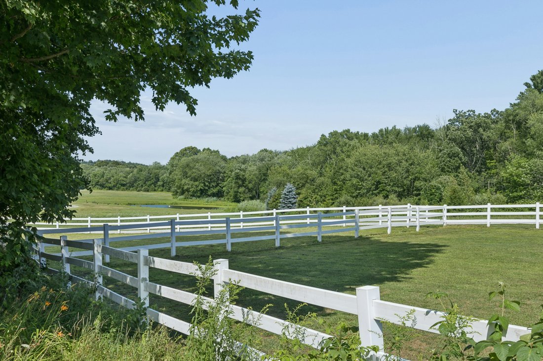 House in Chelmsford, Massachusetts, United States 3 - 18541077