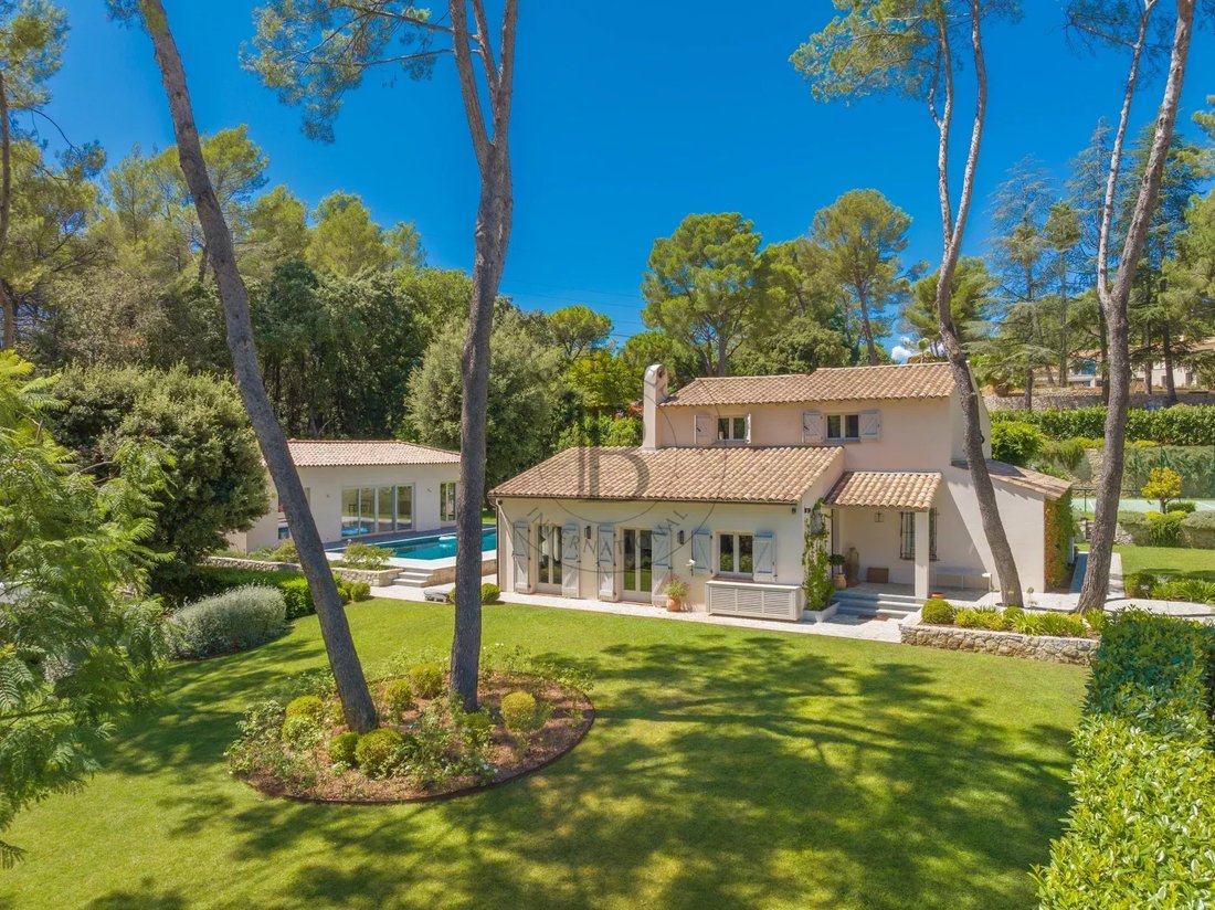 Villa in Mougins, Provence-Alpes-Côte d'Azur, France 5 - 17539908