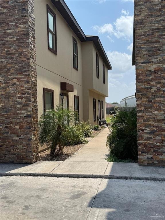 Edinburg, Texas, United States 2 - 18539517