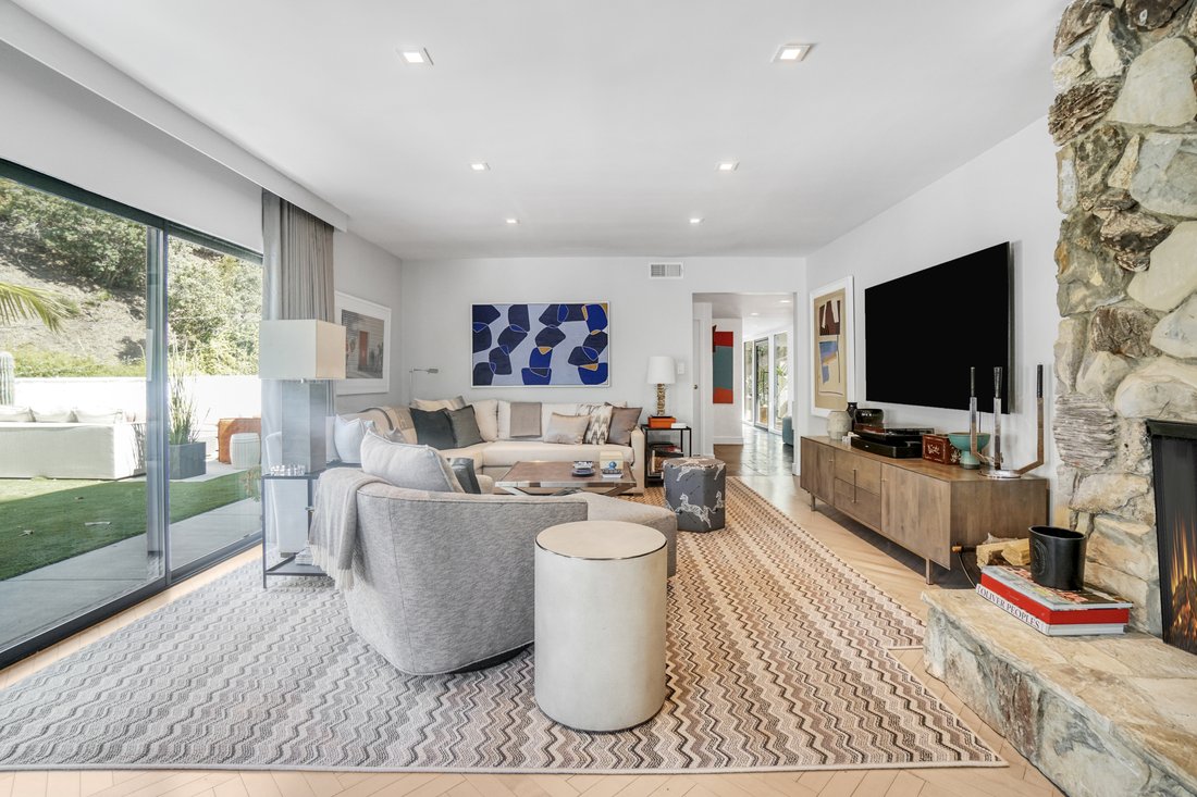 House in Los Angeles, California, United States 4 - 18541080