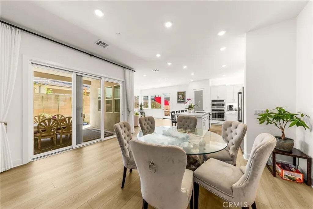 Condo in Irvine, California, United States 4 - 18540465