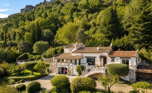 House in Plan de Noves, Vence, France 1