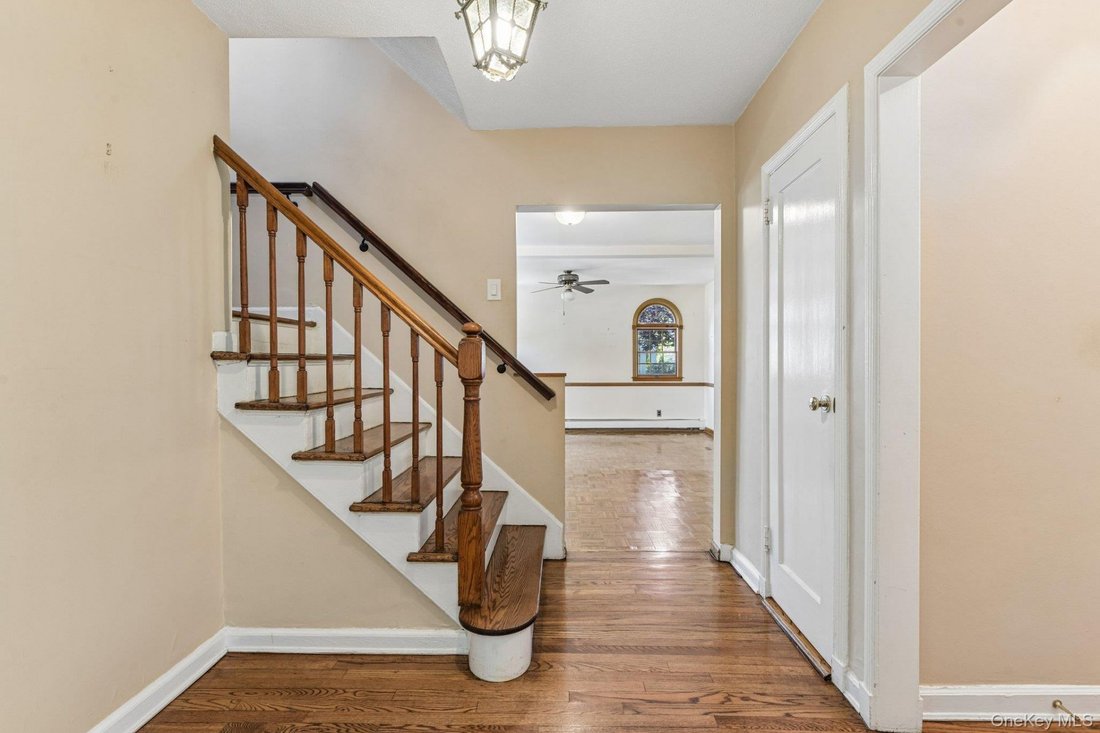 House in Garden City, New York, United States 5 - 18544627