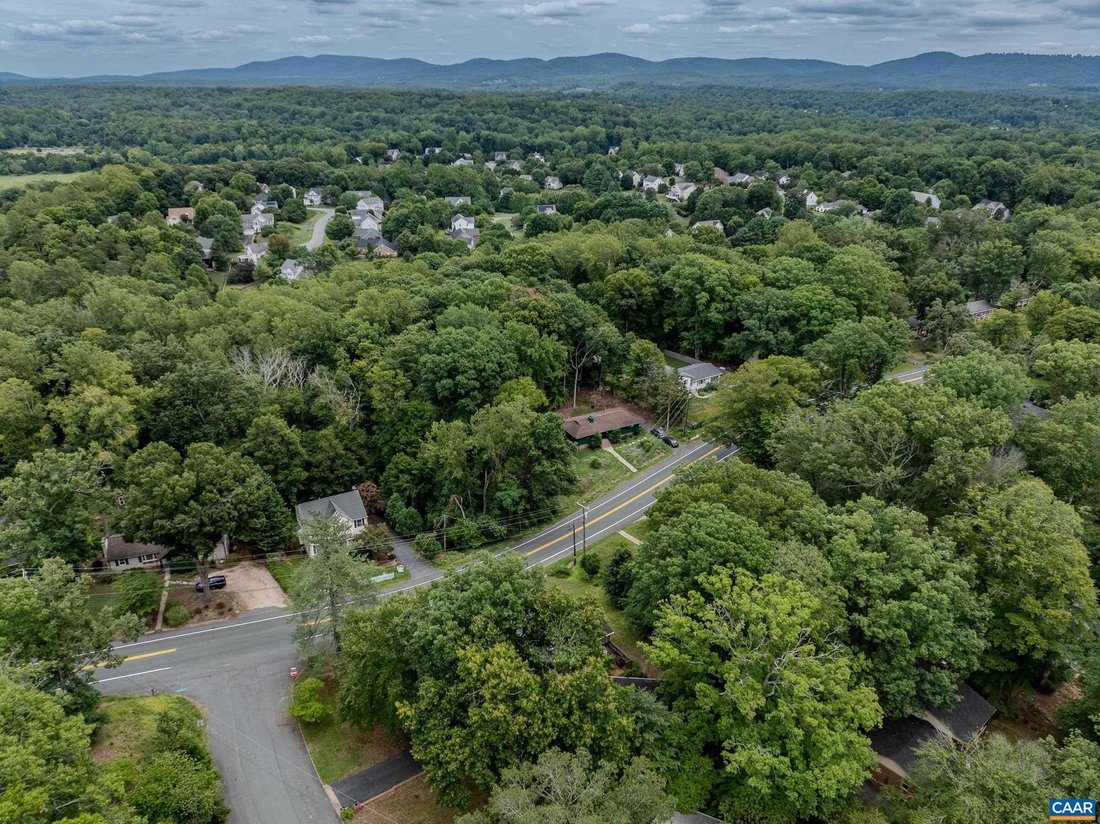 House in Charlottesville, Virginia, United States 2 - 18539638