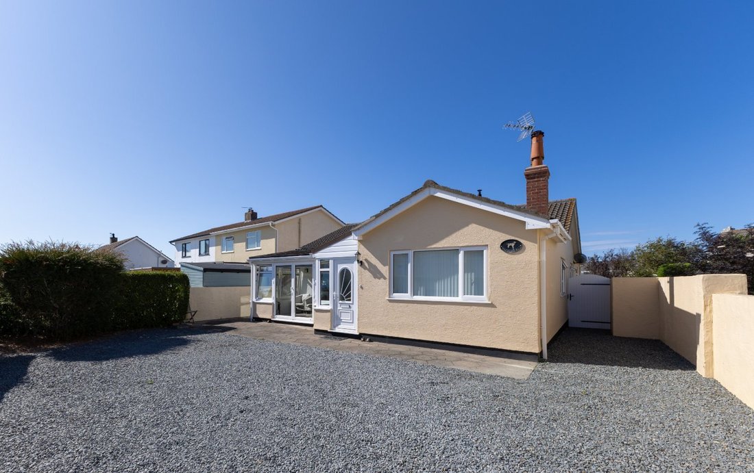 Bungalow in Northern Ireland 1 - 18542362
