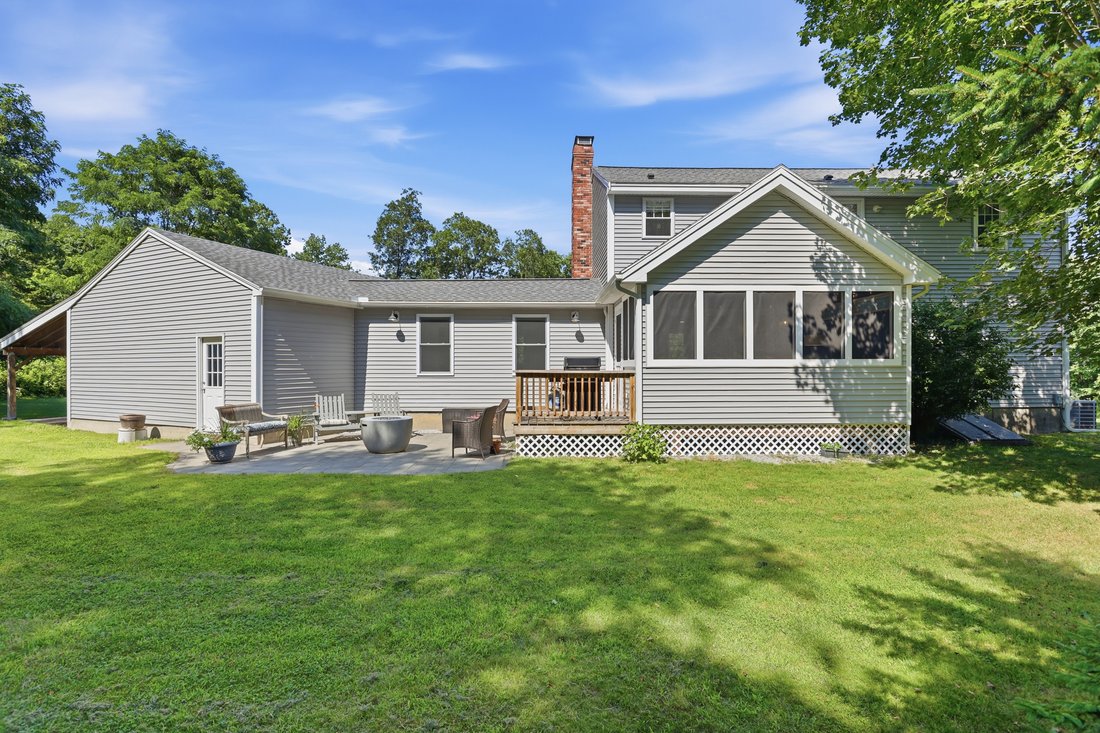 Westford, Massachusetts, United States 2 - 18539105