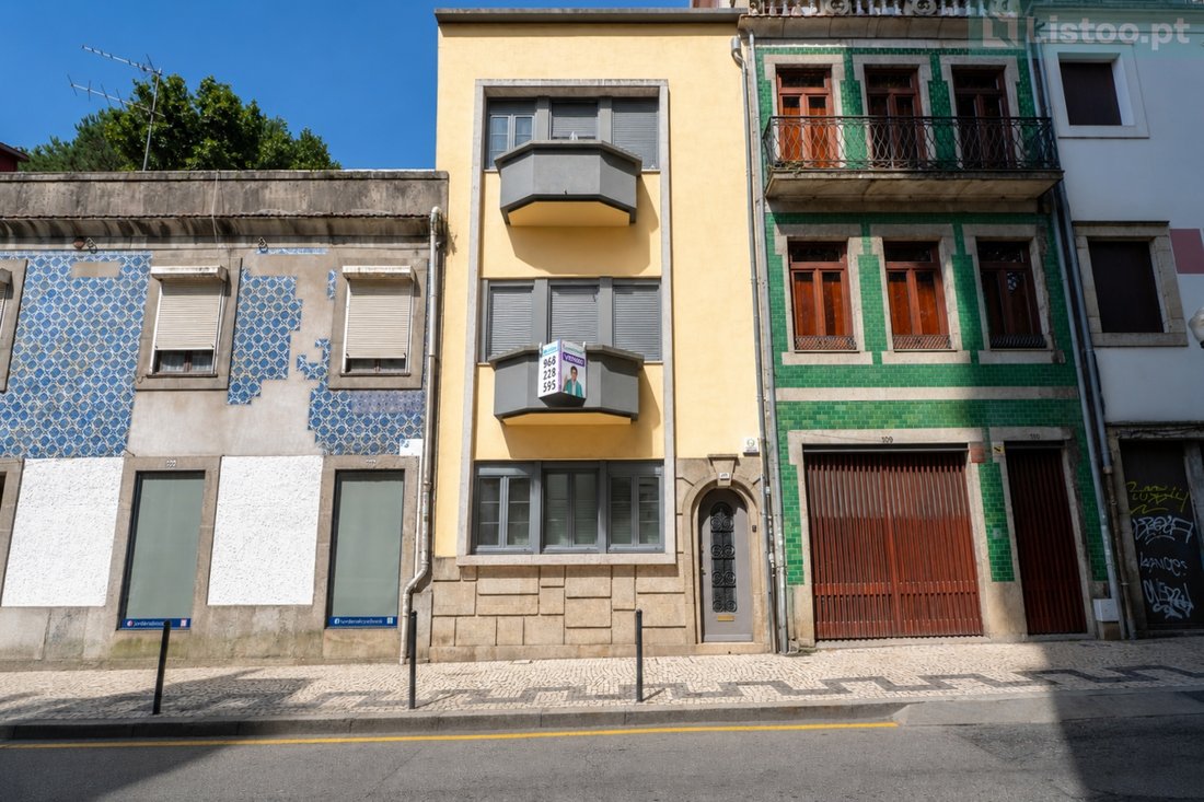 House in Cedofeita, Santo Ildefonso, Se, Miragaia, Sao Nicolau e Vitoria, Porto District, Portugal 1 - 18498327