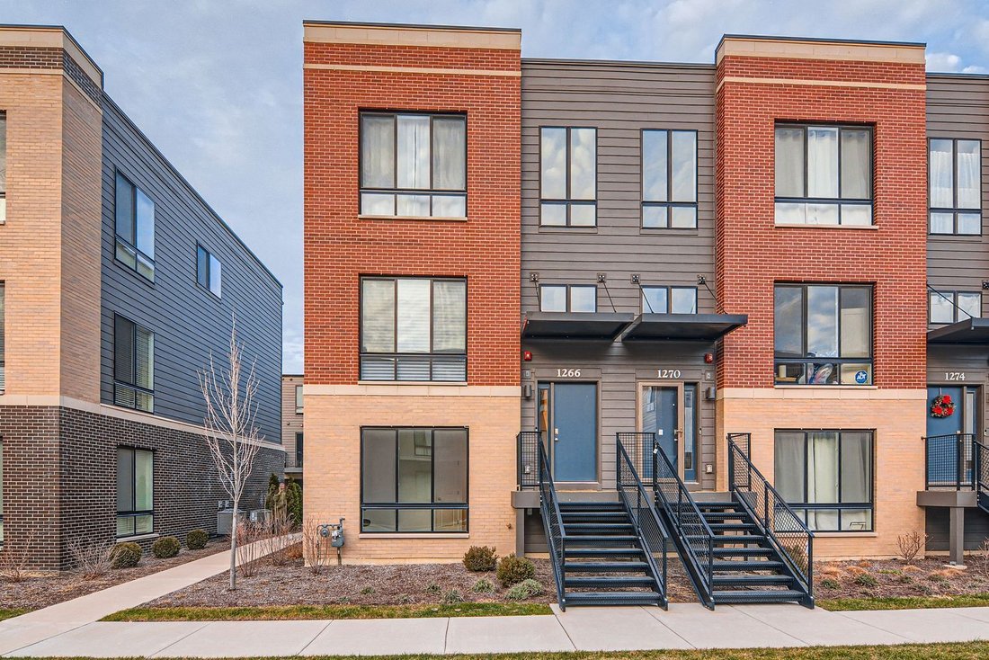 Townhouse in Schaumburg, Illinois, United States 1 - 18543011