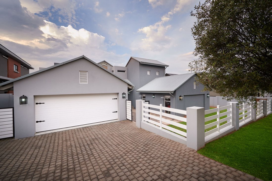 House in Waterfall Country Estate South, Gauteng, South Africa 1 - 18541484